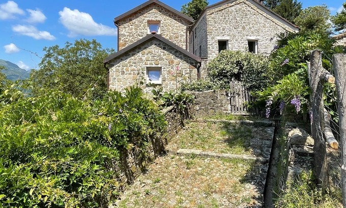 Varese Ligure Other | Fontana for Four - Liguria with a wild touch