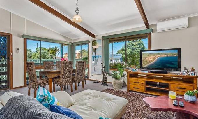 Silver Sands House | Footprints in the Sand, Silver Sands Beach House