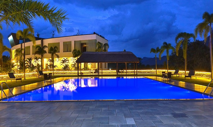 Salem Hotel | Forest Meadows Resort -Swiss In Salem