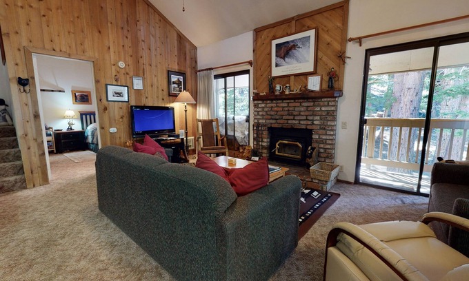Mammoth Lakes Condo | Forest Quiet Setting, Short Walk to The Village. Pool On-site, Near the Lakes