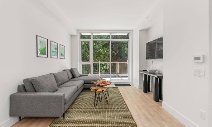 Lynn Valley Apartment | Forest Retreat - Fully Furnished 1 bedroom in Lynn Valley