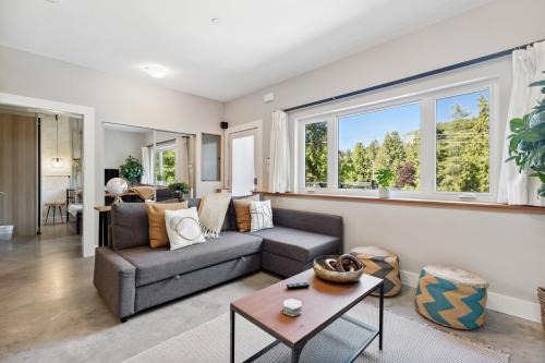 Caulfeild House | Forest Retreat with Terrace near Horseshoe Bay Ferry and Marina