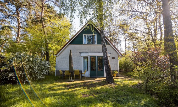 Markelo House | Forest Villa in Markelo with Sunny Garden