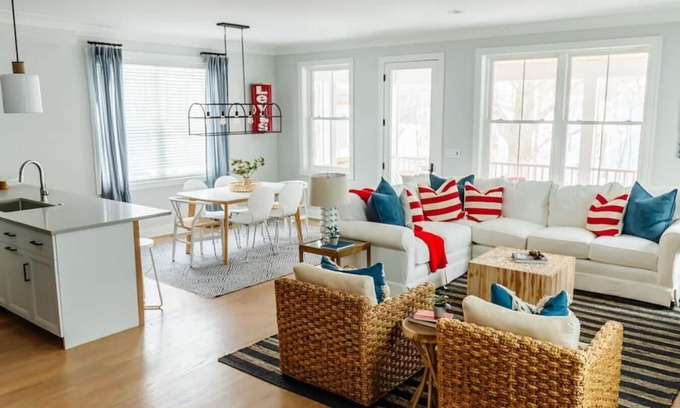 Michigan City House | Forever In Blue Jeans 207 Joe Lane · Forever In Blue Jeans-Coastal Chic