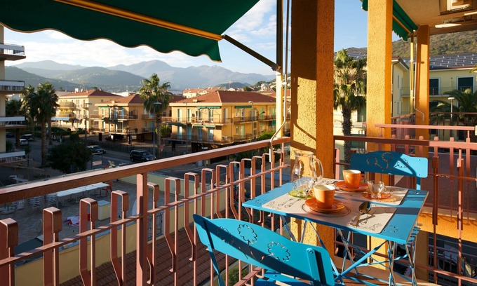 Pietra Ligure Apartment | Fornaci 9 - 2-4 people 100 meters from the sea