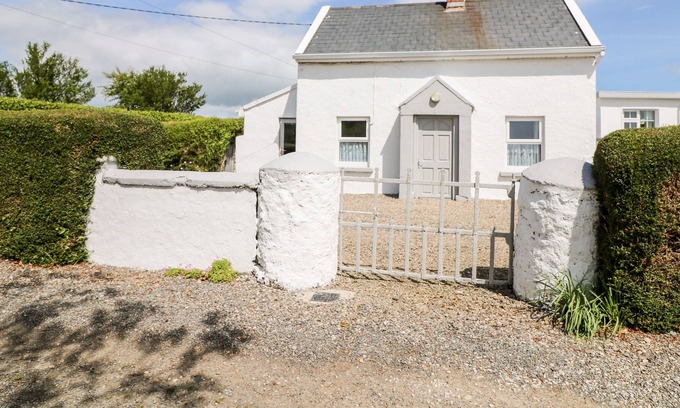 Baldwinstown Cottage | FORT MOUNTAIN HOUSE, family friendly in Duncormick, County Wexford