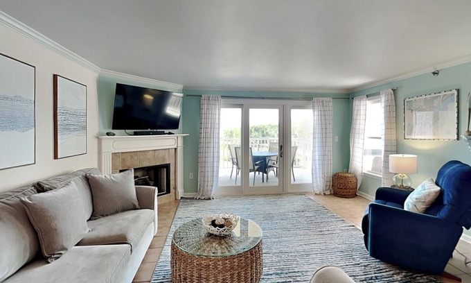 Tybee Island Condo | Fort Screven Villas 103 | Hot Tub, Beach Access