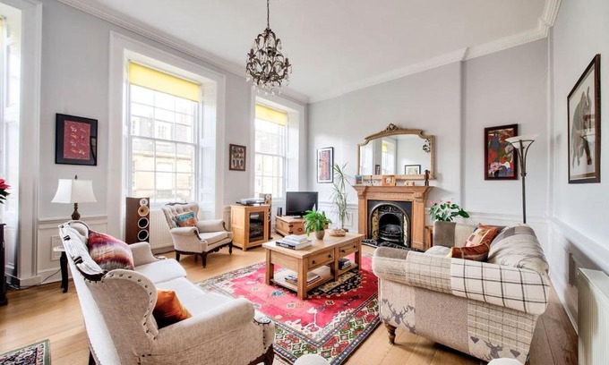 New Town Apartment | Forth Street City Home by GuestReady