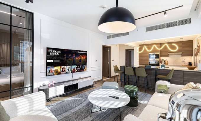 Downtown Dubai Apartment | Fountain View Signature Residence with Terrace | 135 SQM