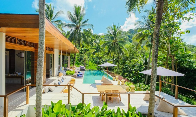 Selong Belanak Villa | Four Bedroom Villa with Private Pool with Sea View in Lombok