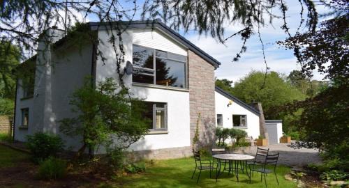 Dulnain Bridge House | Four Pines Lodge