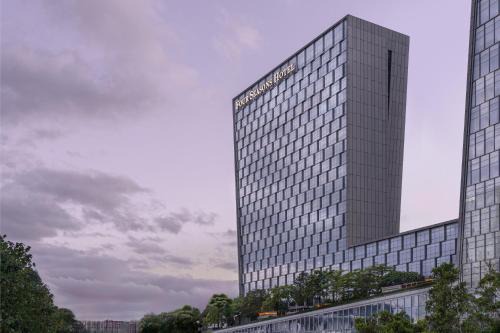 Central Business District Hotel | Four Seasons Hotel Shenzhen