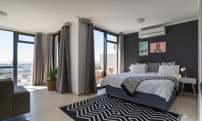 Cape Town City Centre Apartment | Four Seasons - Penthouse
