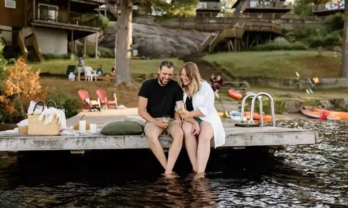 Gravenhurst Resort | Fox Chalet at Granite Ridge