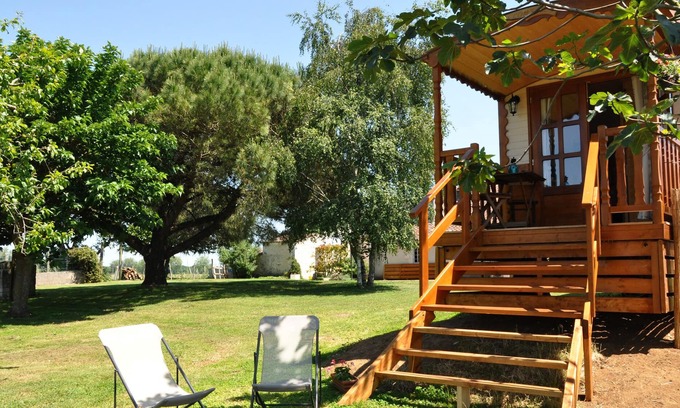 La Gripperie-Saint-Symphorien Cottage | Charming gypsy caravan with heated indoor pool