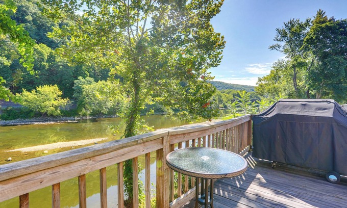 Franklin House | Franklin Home w/Deck, Creek Views: Walk to Shops
