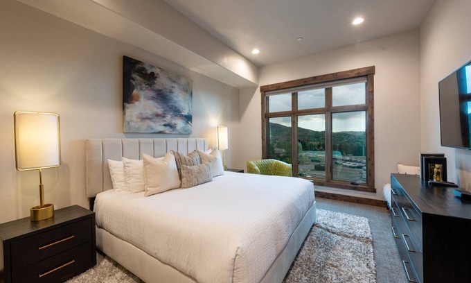Park City Condo | *FREE Golf & Sup Rentals* Luxe Canyons Retreat | Outdoor Pool | Fitness Center | Hot Tub