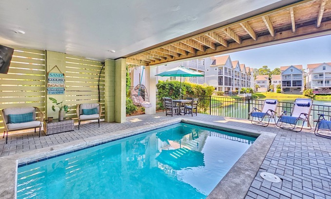 Folly Field House | Free Heated Pool | 3 Blocks to the Beach | Elevator