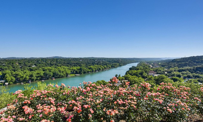 Riverplace House | Free Night* I Above Lakeview I Lake Austin I Pool&Spa I Views I Dock