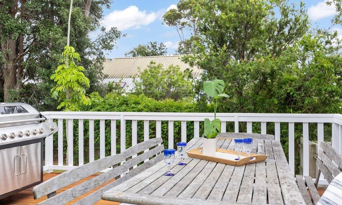 Narrawallee House | Free night on us this Winter at Family Escape your perfect home away from home