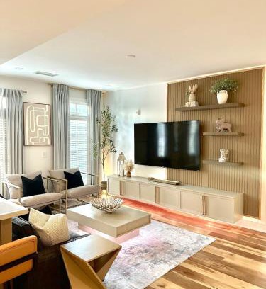 Garden Hills Apartment | Free Parking, 75 inch TV, king Bed in Buckhead