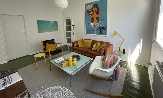 Footscray House | Freestanding House 5 Mins Walk to Seddon, Sunny Back Yard & Undercover car Port
