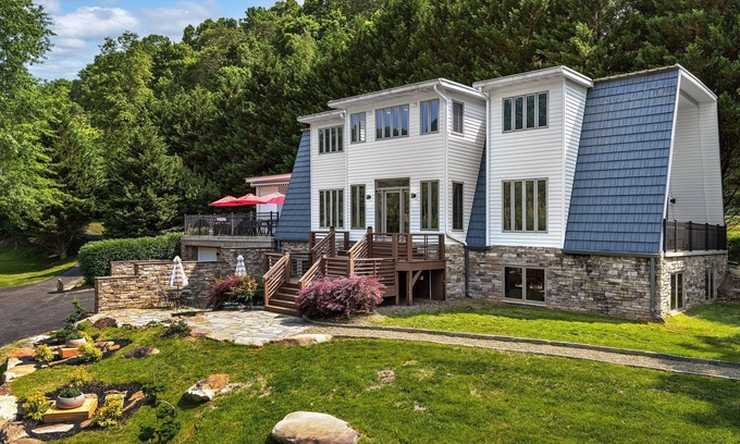 Asheville House | French Broad River Lodge - Modern Amenities and Riverfront Views in Every Room!