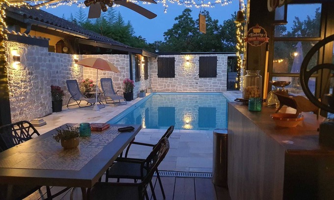 Montfermier House | French furnished small house, in the middle of a nature reserve, with a lake