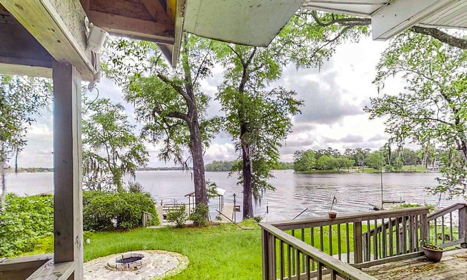 Telogia House | French-inspired lakeside home with gourmet kitchen