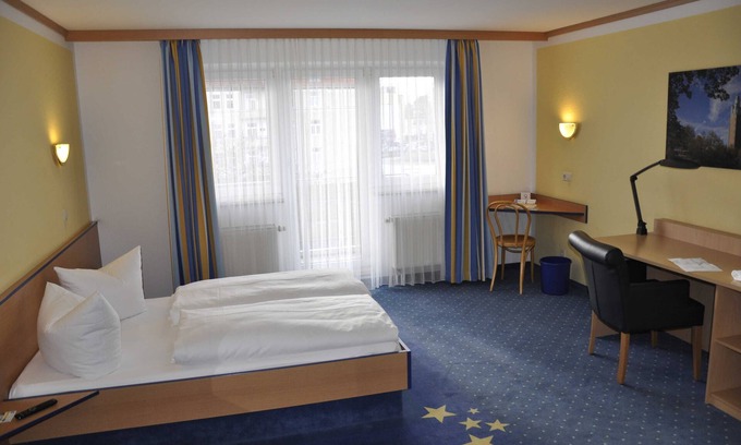 Handelshafen House | French Room (2) - sleep & go Hotel Magdeburg GmbH