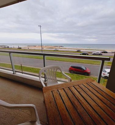 Mar del Plata Apartment | Frente al MAR hermosas vistas, con balcón y cochera