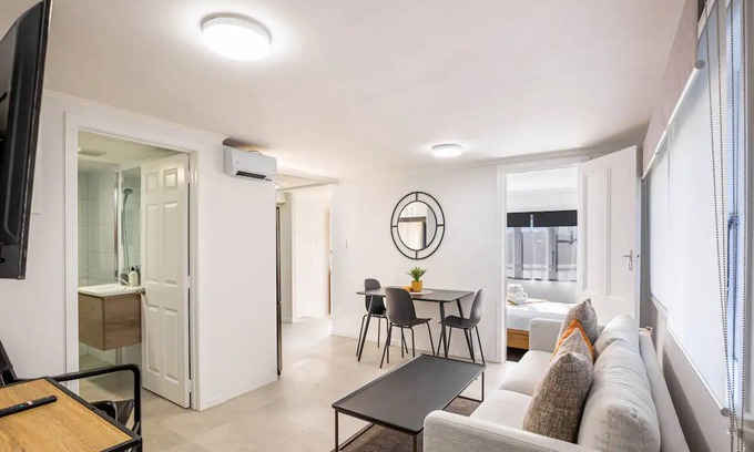 Grey Lynn Apartment | Freshly Renovated Grey Lynn 3Br Unit!