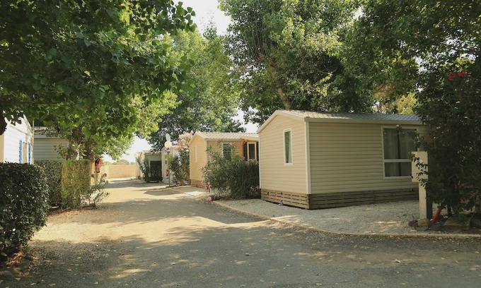 Le Grau-dʼAgde Cottage | Friendly campsite near the popular seaside resort of Le Cap d'Agde