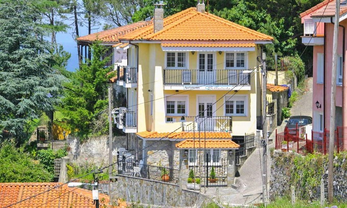 El Manto Apartment | Friendly vacation apartment with sea view.