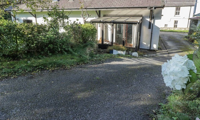 Brynrefail Cottage | FRON GOED, family friendly, country holiday cottage in Deiniolen