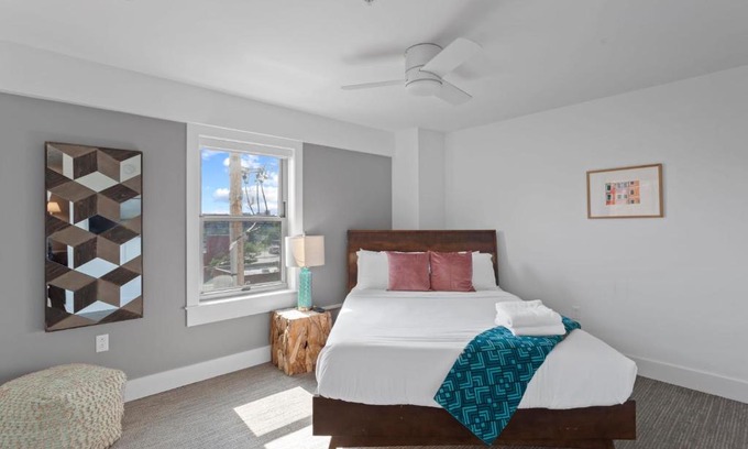 Hanover Place Apartment | FRONTDESK Bright Open Studio Apt near Union Hill