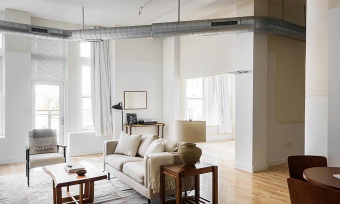 Downtown St. Louis Apartment | FRONTDESK Open 2BR near the Enterprise Center