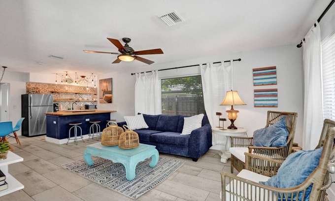 Lake Ridge Apartment | Ft. Lauderdale Beach Artistic Oasis w/BBQ