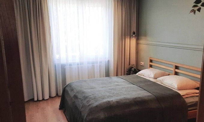 Madona Apartment | Fukša Saules dzīvoklis