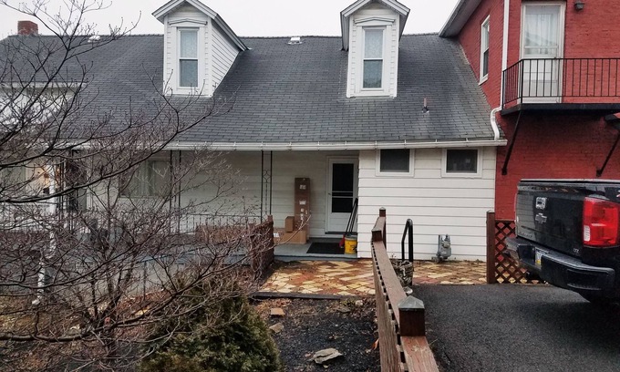 Frostburg House | Full Home in quiet Historic District