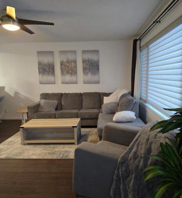 Regina Apartment | Full House - Main Floor