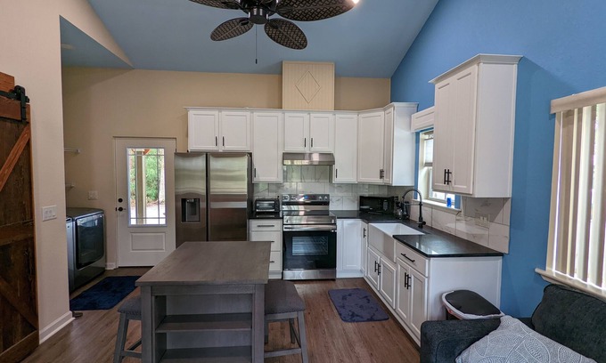 Tifton Cottage | Full Kitchen with in Unit Washer/Dryer. Private Entrance & no contact check-in