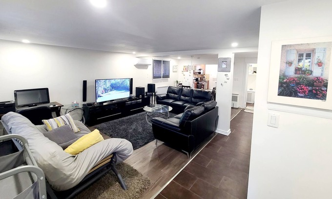 Anjou Apartment | Full modern 1 Bedroom Ground floor, free parking