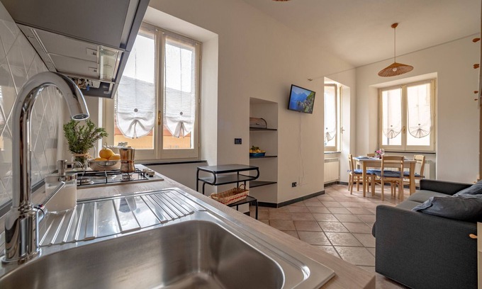 Rezza Apartment | Full Old Town, 5 minutes from the sea and the station