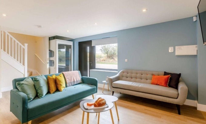 Moreton Valence Cottage | Fully Accessible-Disabled Adapted-Hot Tub-Pets