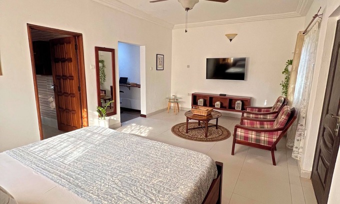 Adenta Apartment | Fully equipped studio with WiFi, AC and 24/7 power supply in Adenta