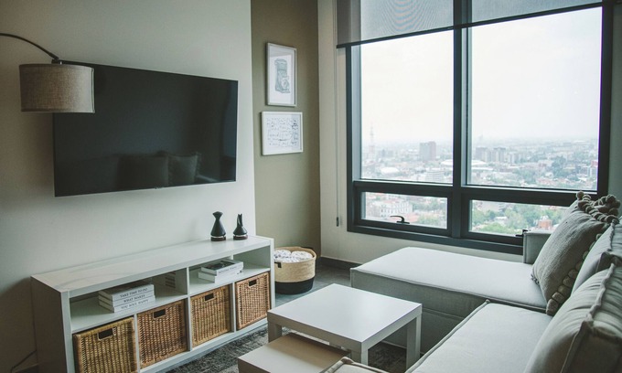Cuauhtemoc Apartment | Fully equipped kitchen, high speed internet, comfy queen-size bed and a small sofa bed.