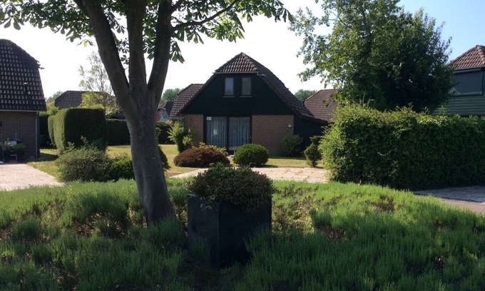 Wolphaartsdijk House | Fully furnished detached holiday home within walking distance of Lake Veere