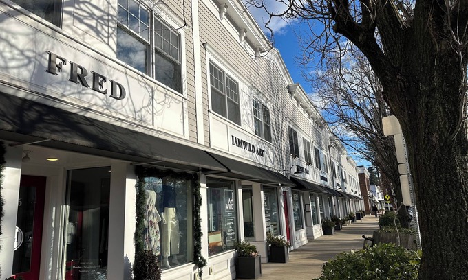 Old Greenwich Apartment | Fully furnished summer rental in the heart of Old Greenwich