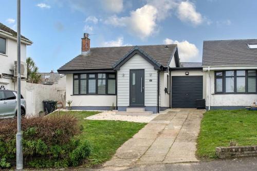 Rhosneigr House | Fully refurbished holiday cottage in Rhosneigr